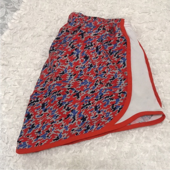 Nike Dry Fit Girls Shorts Red.  
Size XL - Picture 7 of 7